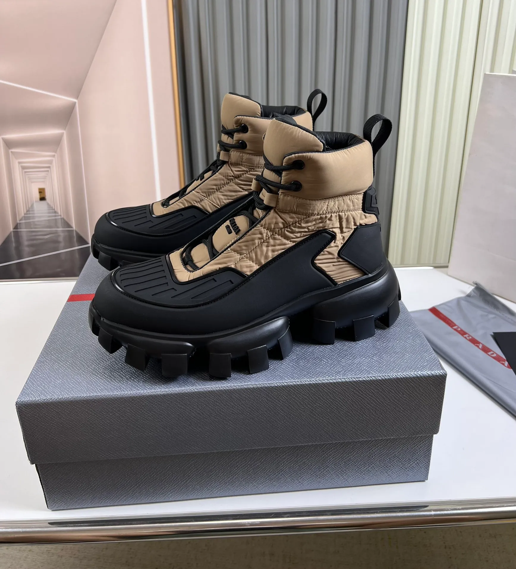 Men's shoes 💰620💰 [PRADA] Autumn and winter hot men's shoes shipped 👏Official website synchronized ⬆️Original fly-knit film fabric + cowhide lining, 1⃣️:1⃣️reproduction, original sole, 38-45 (45. Customized, non-refundable)